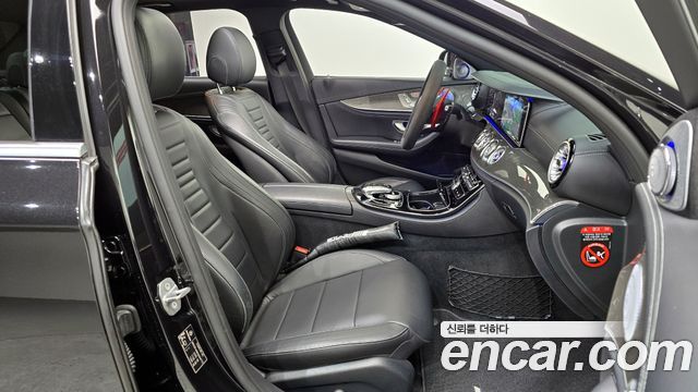 Mercedes-Benz E-Class E300 4MATIC AMG Line