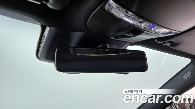 Mercedes-Benz E-Class E300 4MATIC AMG Line