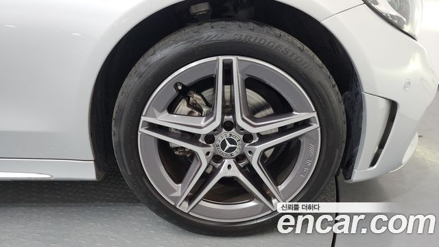 Mercedes-Benz C-Class C200 AMG Line