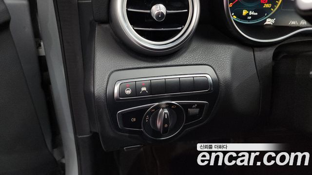 Mercedes-Benz C-Class C200 AMG Line