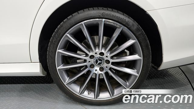 Mercedes-Benz E-Class E350 4MATIC AMG Line