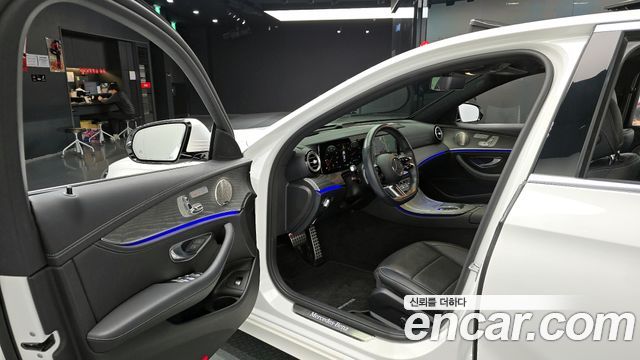 Mercedes-Benz E-Class E350 4MATIC AMG Line