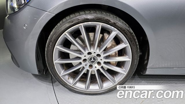 Mercedes-Benz E-Class E350 4MATIC AMG Line