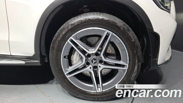 Mercedes-Benz GLC-Class GLC300e 4MATIC