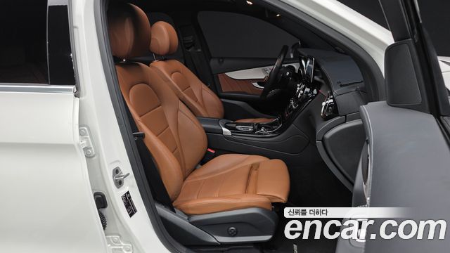 Mercedes-Benz GLC-Class GLC300e 4MATIC