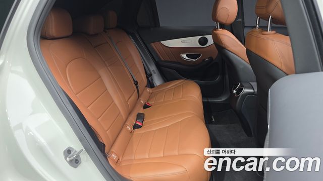 Mercedes-Benz GLC-Class GLC300e 4MATIC