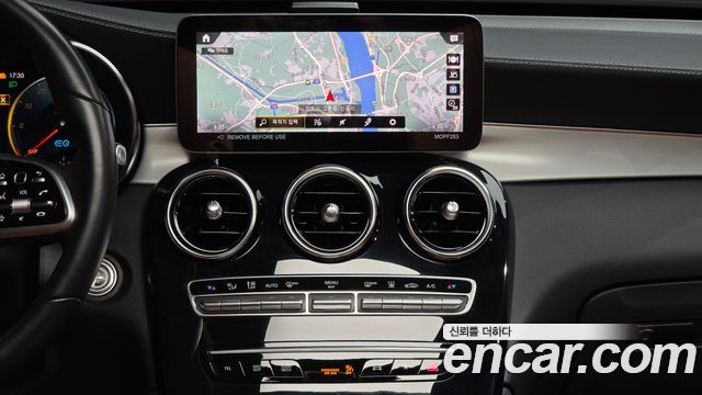 Mercedes-Benz GLC-Class GLC300e 4MATIC