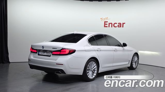 BMW 5-Series 520i Luxury