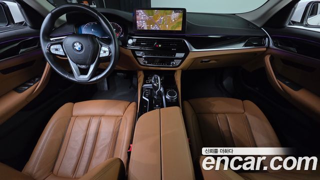 BMW 5-Series 520i Luxury
