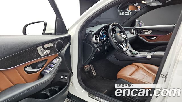 Mercedes-Benz GLC-Class GLC300e 4MATIC Coupe