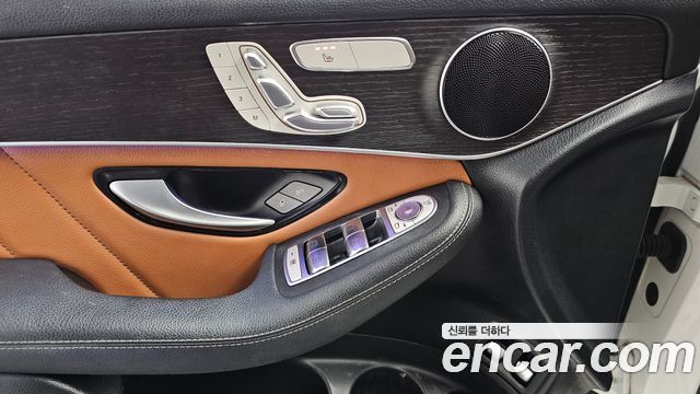 Mercedes-Benz GLC-Class GLC300e 4MATIC Coupe