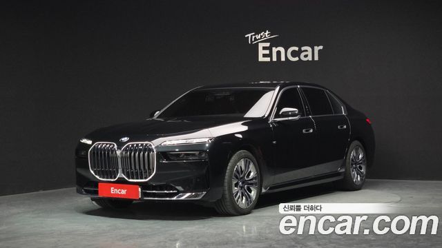 BMW 7-Series 740i sDrive Design Pure Excellence