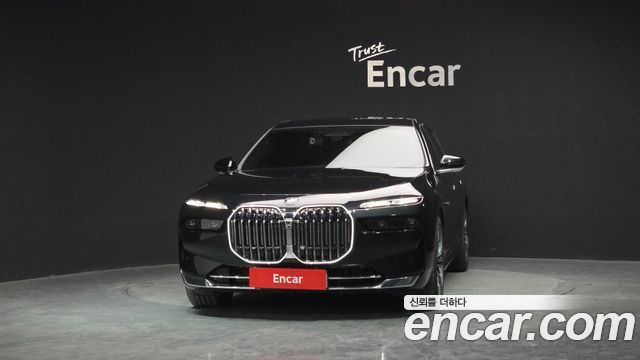 BMW 7-Series 740i sDrive Design Pure Excellence
