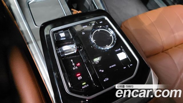 BMW 7-Series 740i sDrive Design Pure Excellence