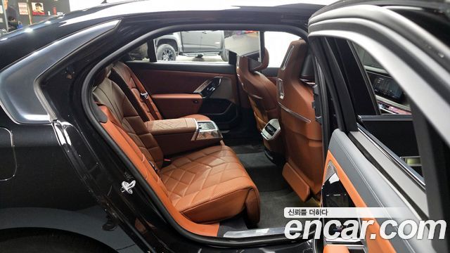 BMW 7-Series 740i sDrive Design Pure Excellence