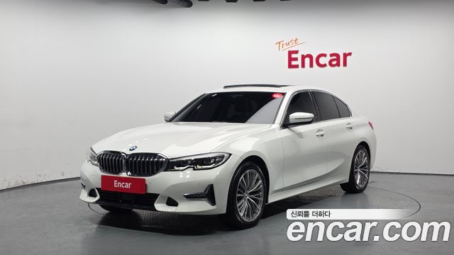 BMW 3-Series 320i Luxury