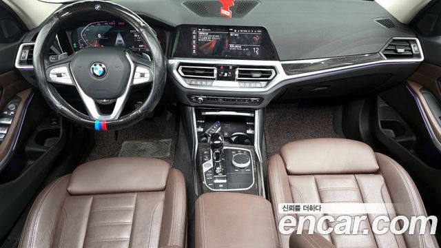 BMW 3-Series 320i Luxury