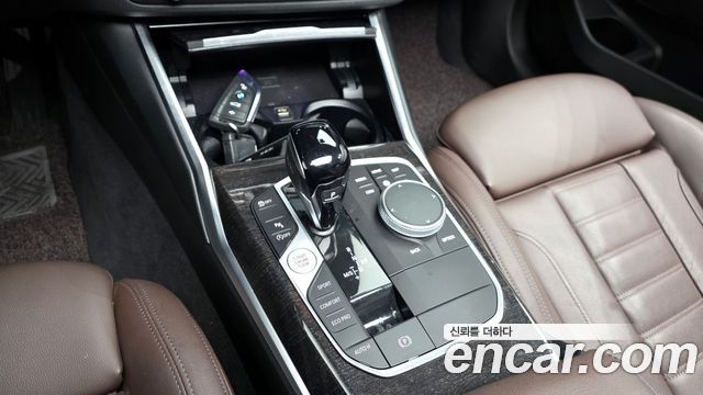 BMW 3-Series 320i Luxury