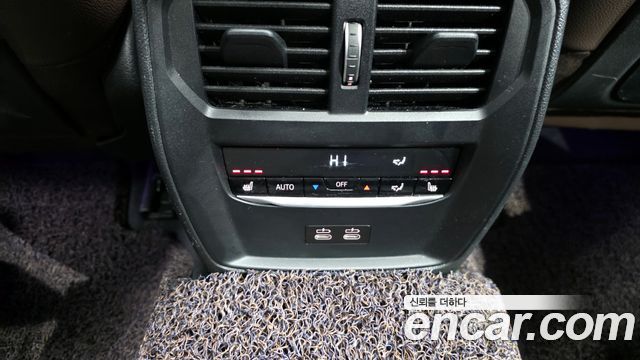 BMW 3-Series 320i Luxury