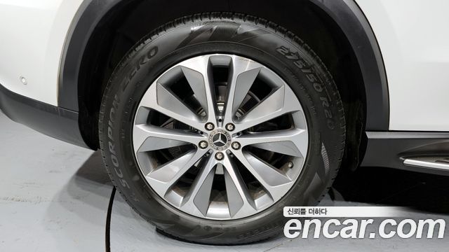 Mercedes-Benz GLE-Class GLE300d 4MATIC