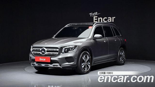 Mercedes-Benz GLB-Class GLB220
