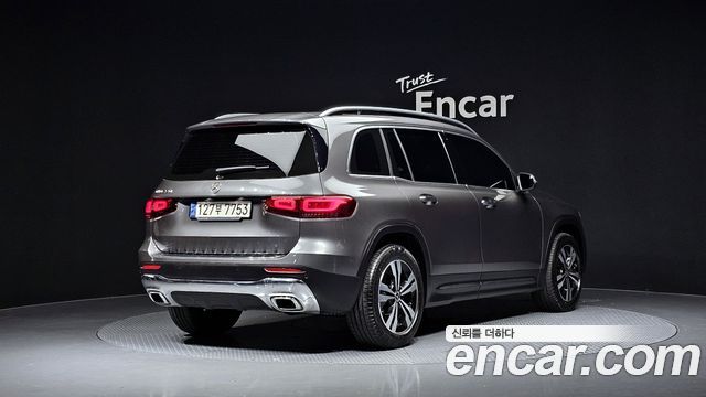 Mercedes-Benz GLB-Class GLB220
