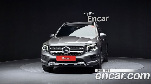 Mercedes-Benz GLB-Class GLB220