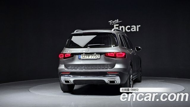 Mercedes-Benz GLB-Class GLB220