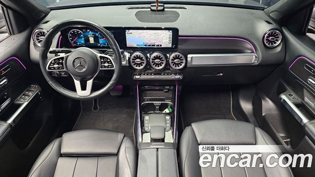 Mercedes-Benz GLB-Class GLB220