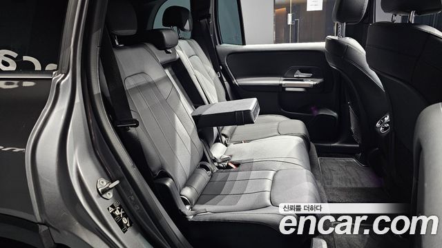 Mercedes-Benz GLB-Class GLB220