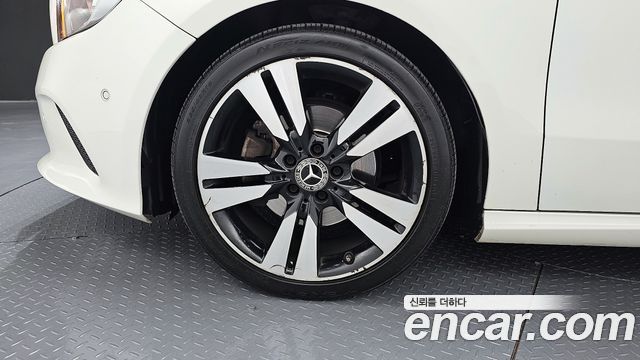 Mercedes-Benz A-Class A200