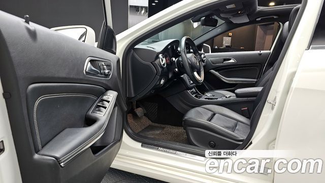 Mercedes-Benz A-Class A200