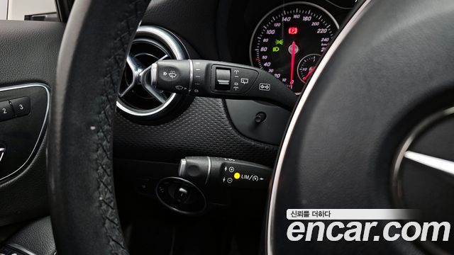 Mercedes-Benz A-Class A200