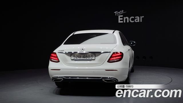 Mercedes-Benz E-Class E300 Avantgarde