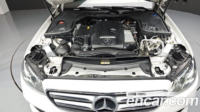 Mercedes-Benz E-Class E300 Avantgarde