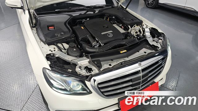 Mercedes-Benz E-Class E300 4MATIC EX Intelligent Drive