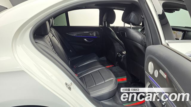 Mercedes-Benz E-Class E350 4MATIC AMG Line