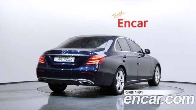 Mercedes-Benz E-Class E220d Avantgarde
