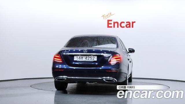 Mercedes-Benz E-Class E220d Avantgarde