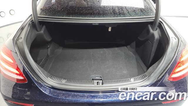 Mercedes-Benz E-Class E220d Avantgarde