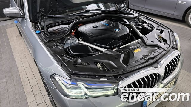 BMW 5-Series 530e M Sport