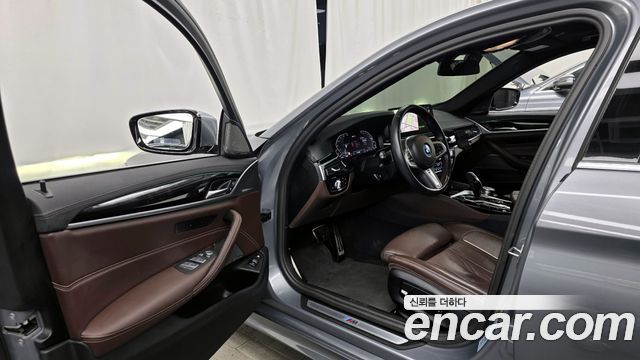 BMW 5-Series 530e M Sport