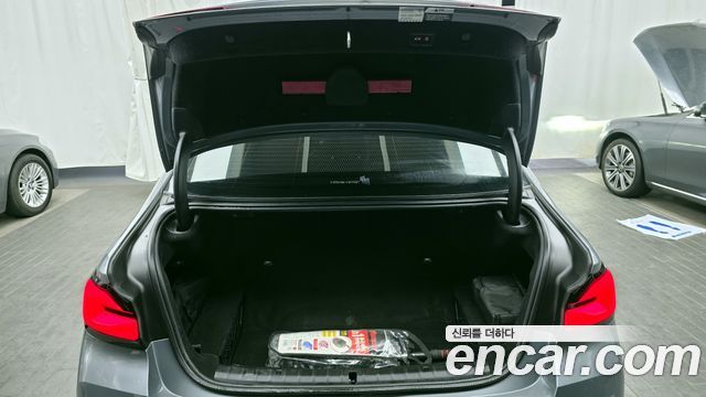 BMW 5-Series 530e M Sport