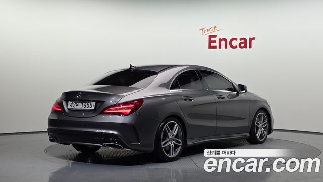 Mercedes-Benz CLA-Class CLA220 AMG Line