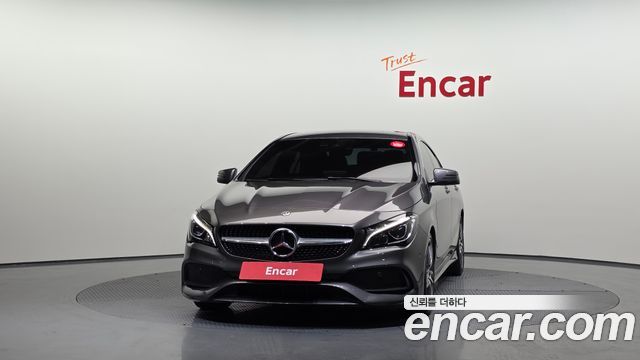 Mercedes-Benz CLA-Class CLA220 AMG Line