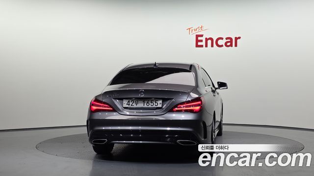 Mercedes-Benz CLA-Class CLA220 AMG Line
