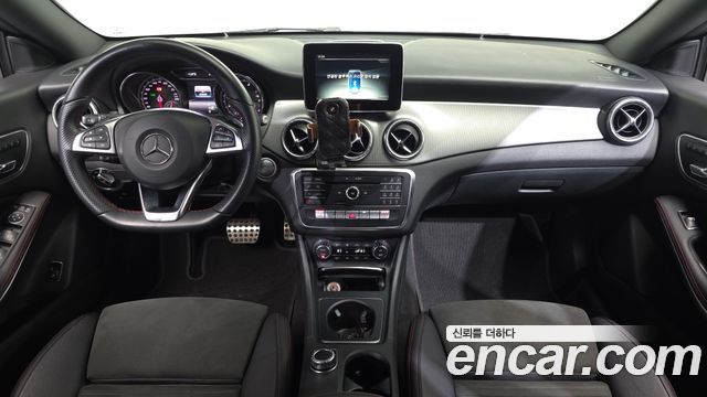 Mercedes-Benz CLA-Class CLA220 AMG Line