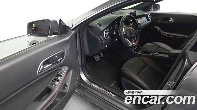 Mercedes-Benz CLA-Class CLA220 AMG Line