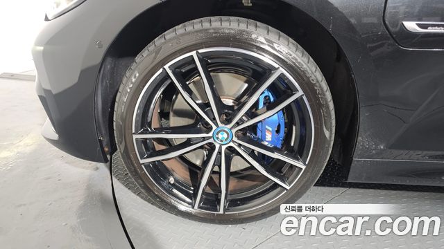 BMW 3-Series 330e M Sport