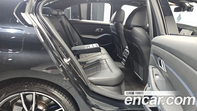 BMW 3-Series 330e M Sport